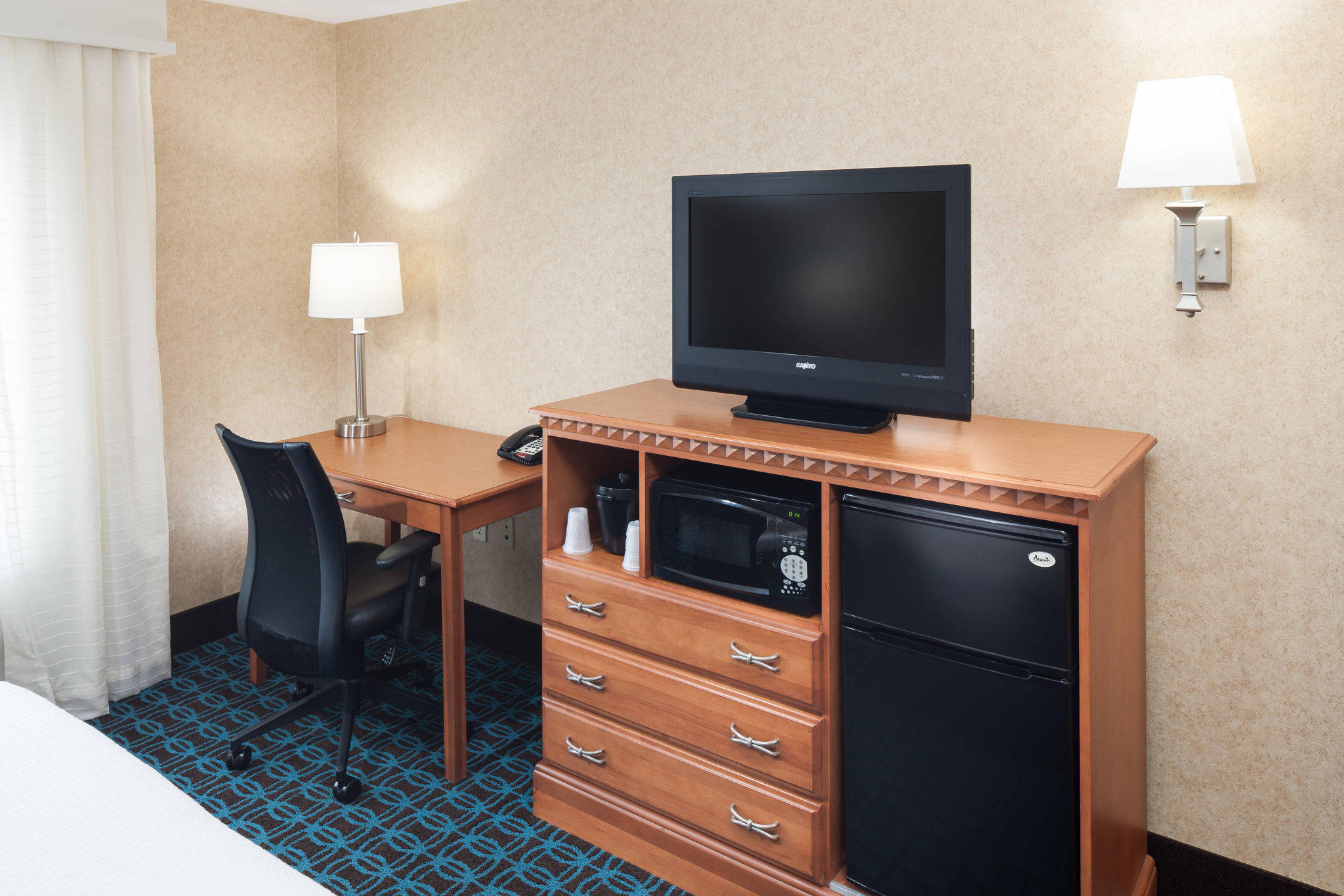 Fairfield Inn & Suites by Marriott Jacksonville Butler Boulevard Photo