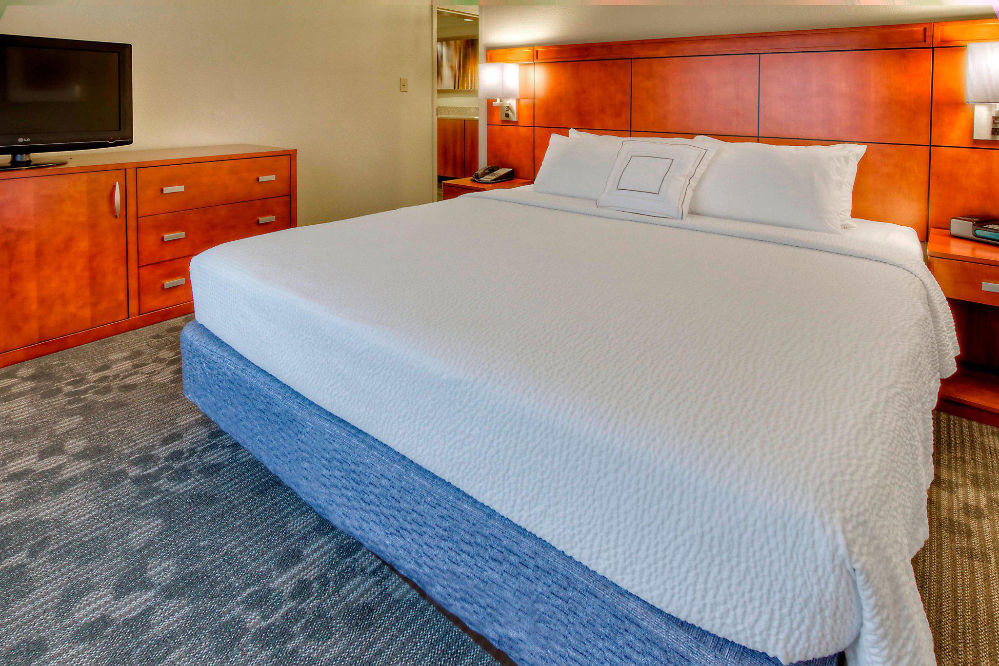 Courtyard by Marriott Burlington Photo