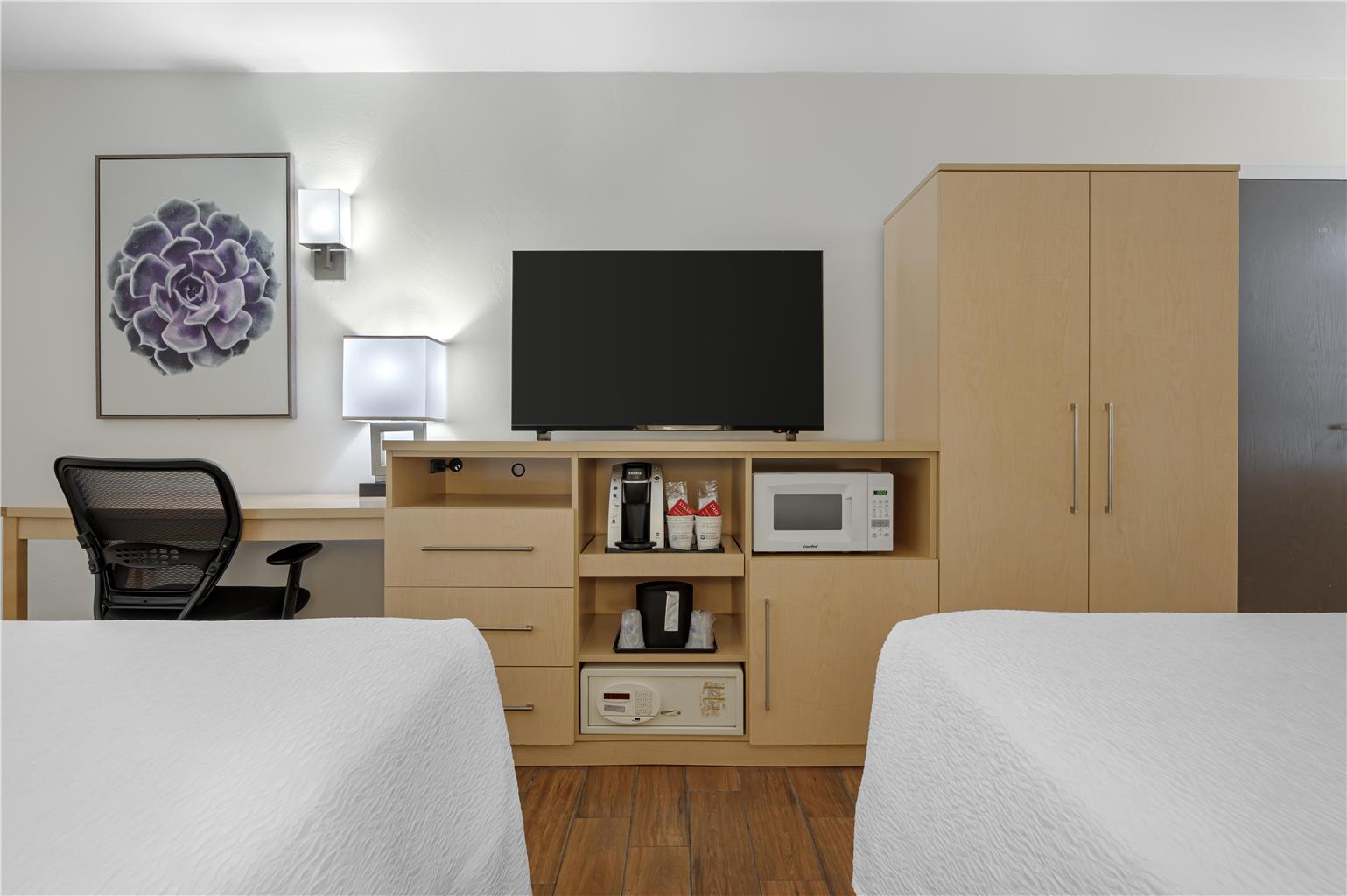 Best Western Plus South Coast Inn Image