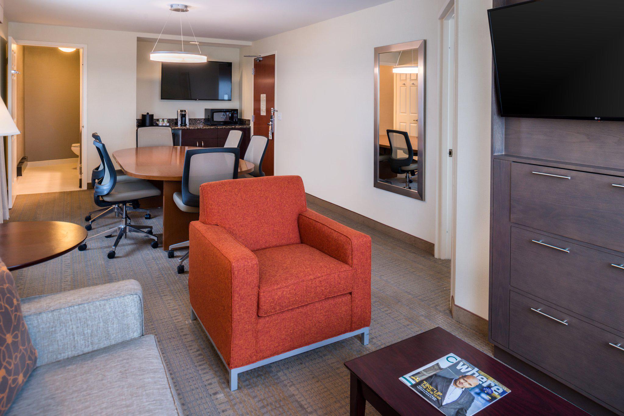 Holiday Inn & Suites Chicago O'Hare - Rosemont Photo