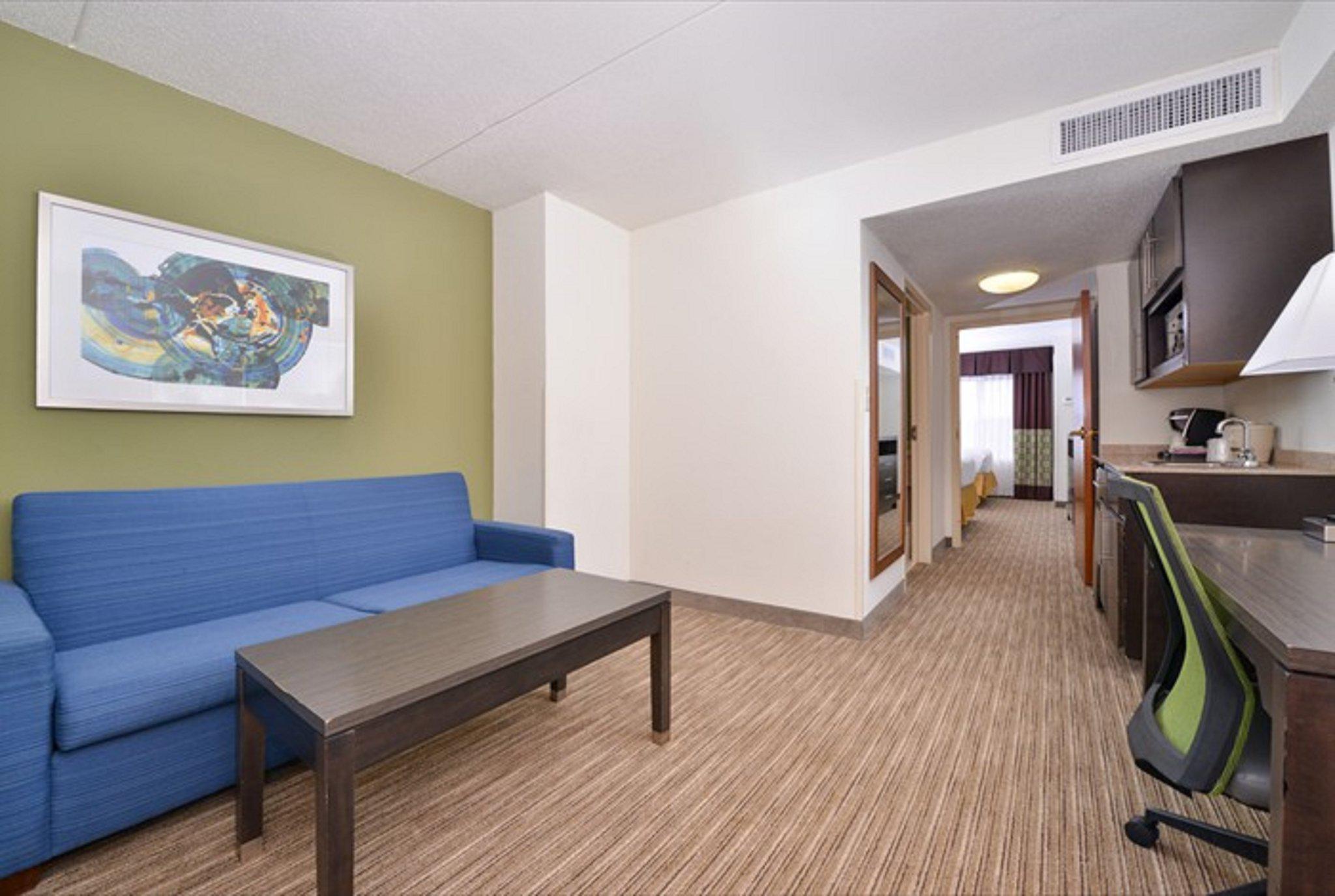 Holiday Inn Express & Suites Mooresville - Lake Norman Photo