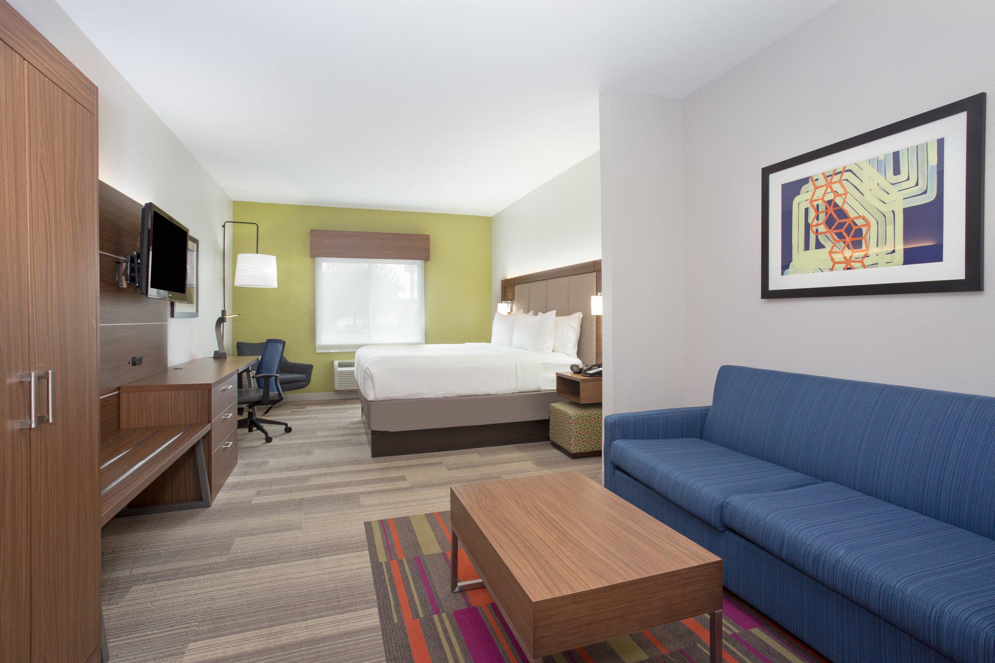 Holiday Inn Express & Suites Amarillo Photo