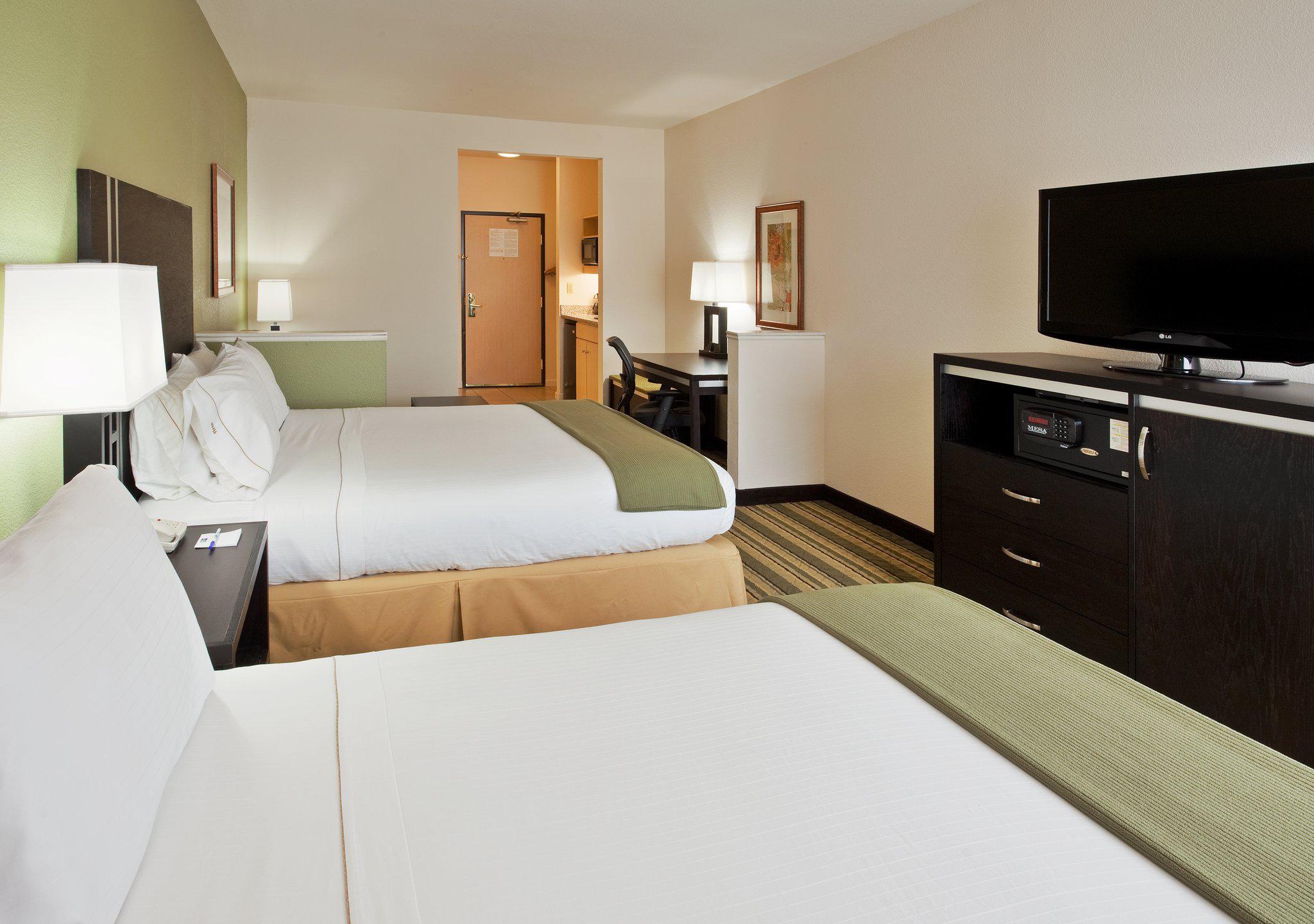 Holiday Inn Express & Suites Berkeley Photo