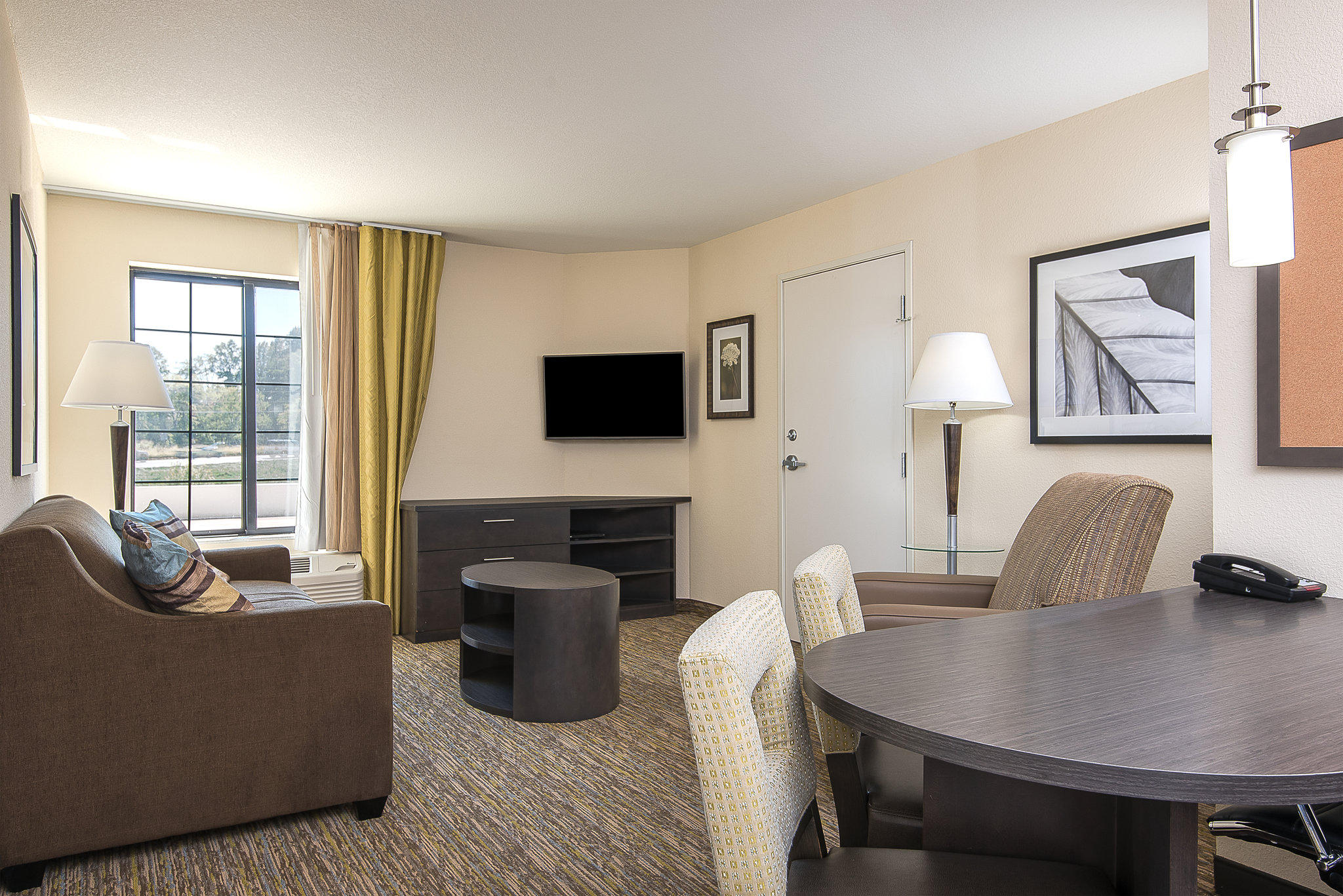 Candlewood Suites Bloomington Photo