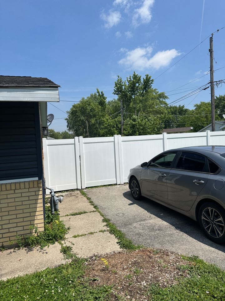 Top Rail Fence Naperville Image