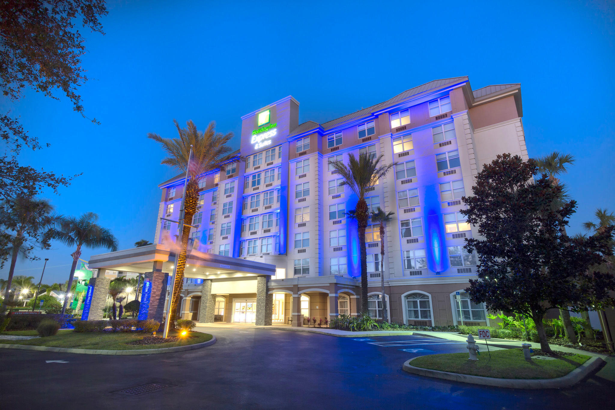 Holiday Inn Express & Suites S Lake Buena Vista Photo