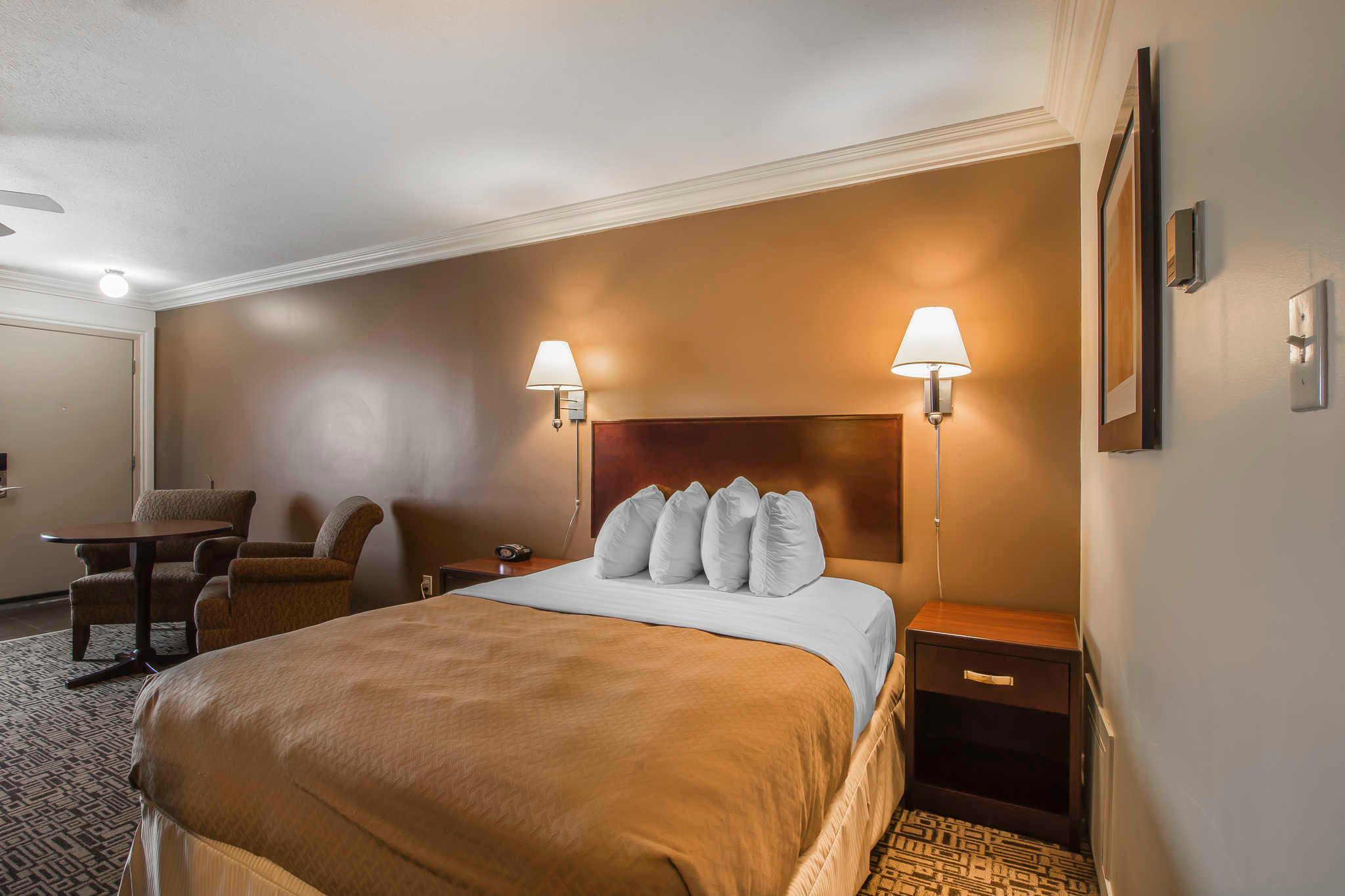 Images Quality Inn & Suites