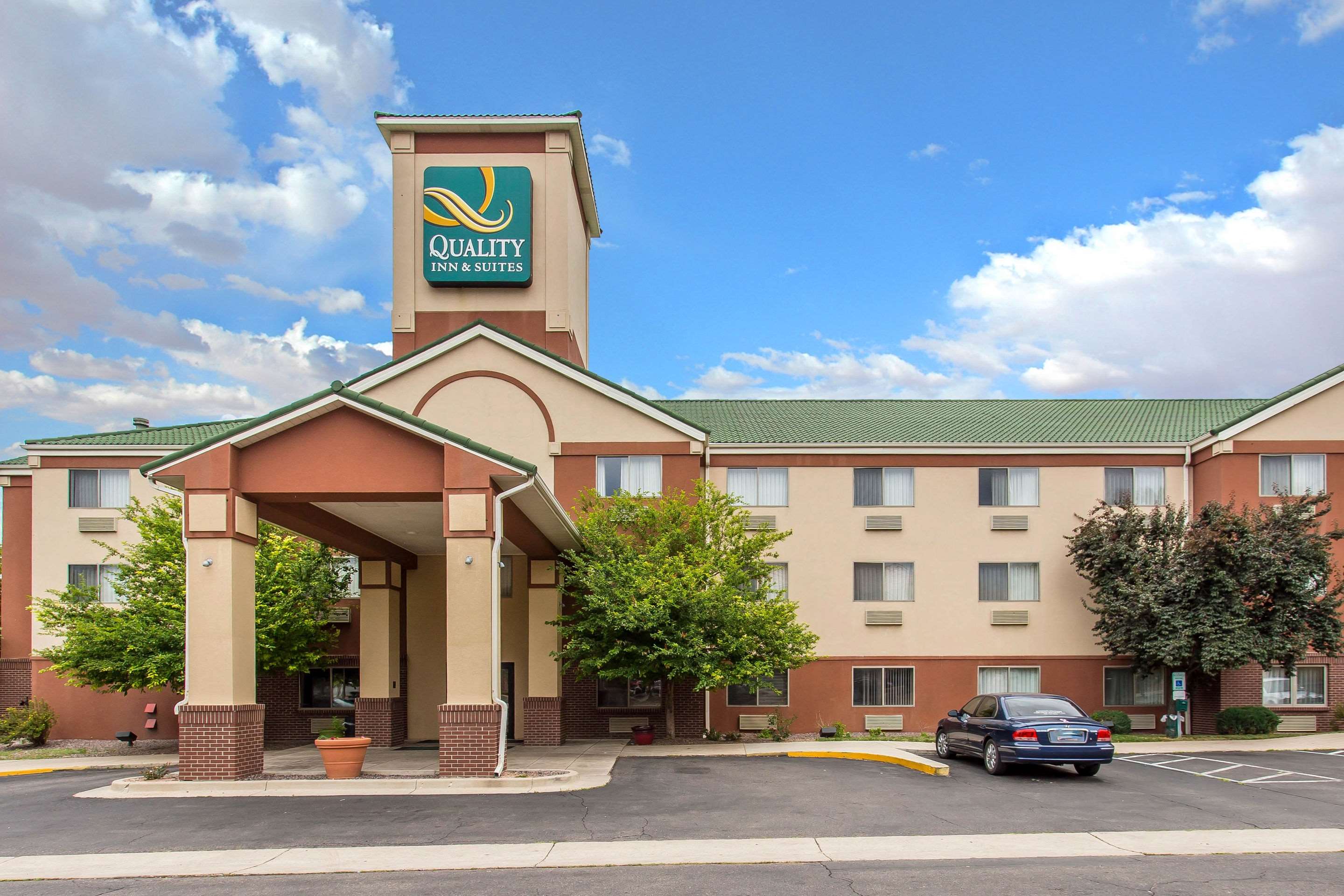 Quality Inn & Suites Lakewood - Denver Southwest Photo