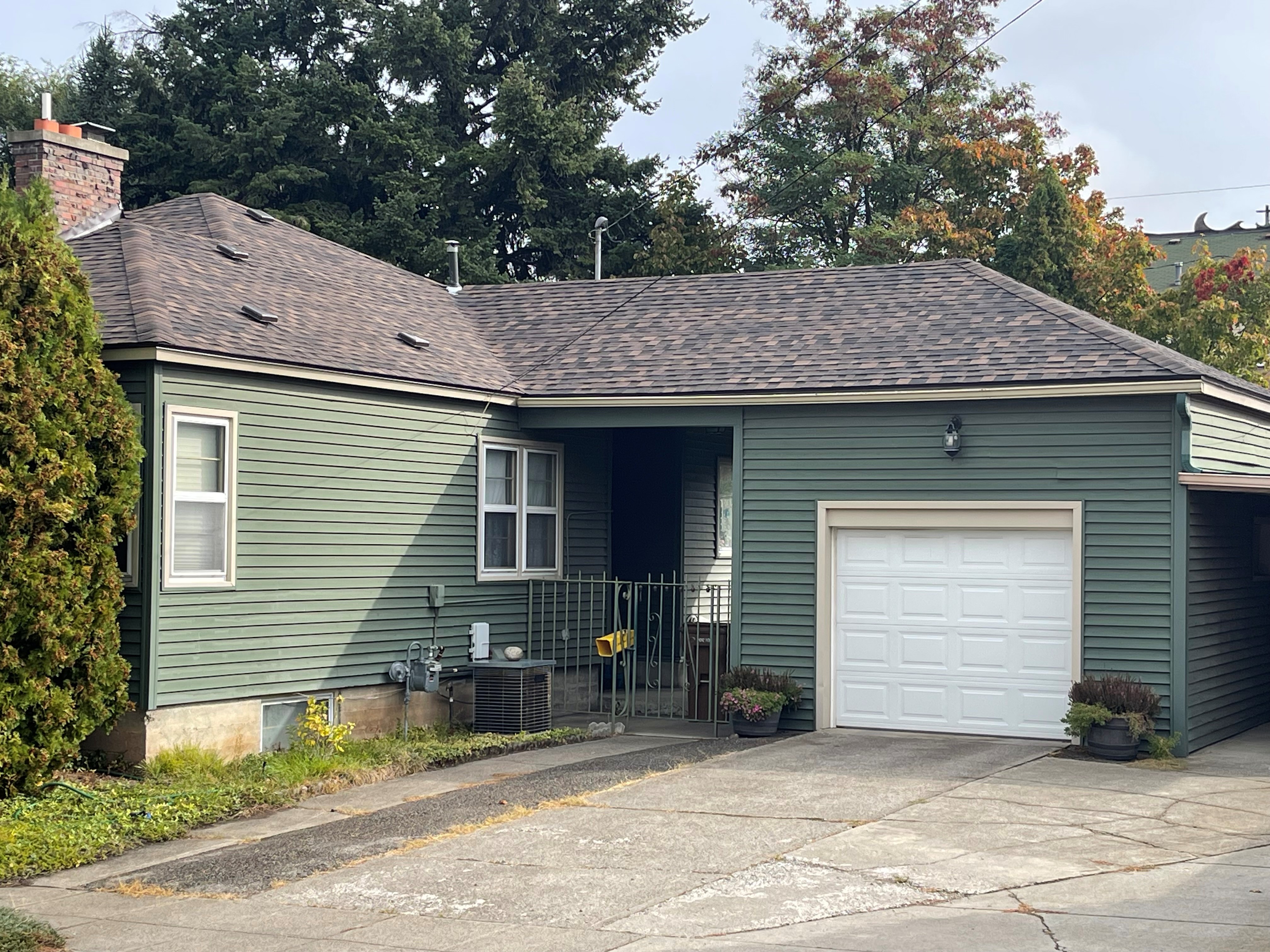 20/20 Exteriors Image