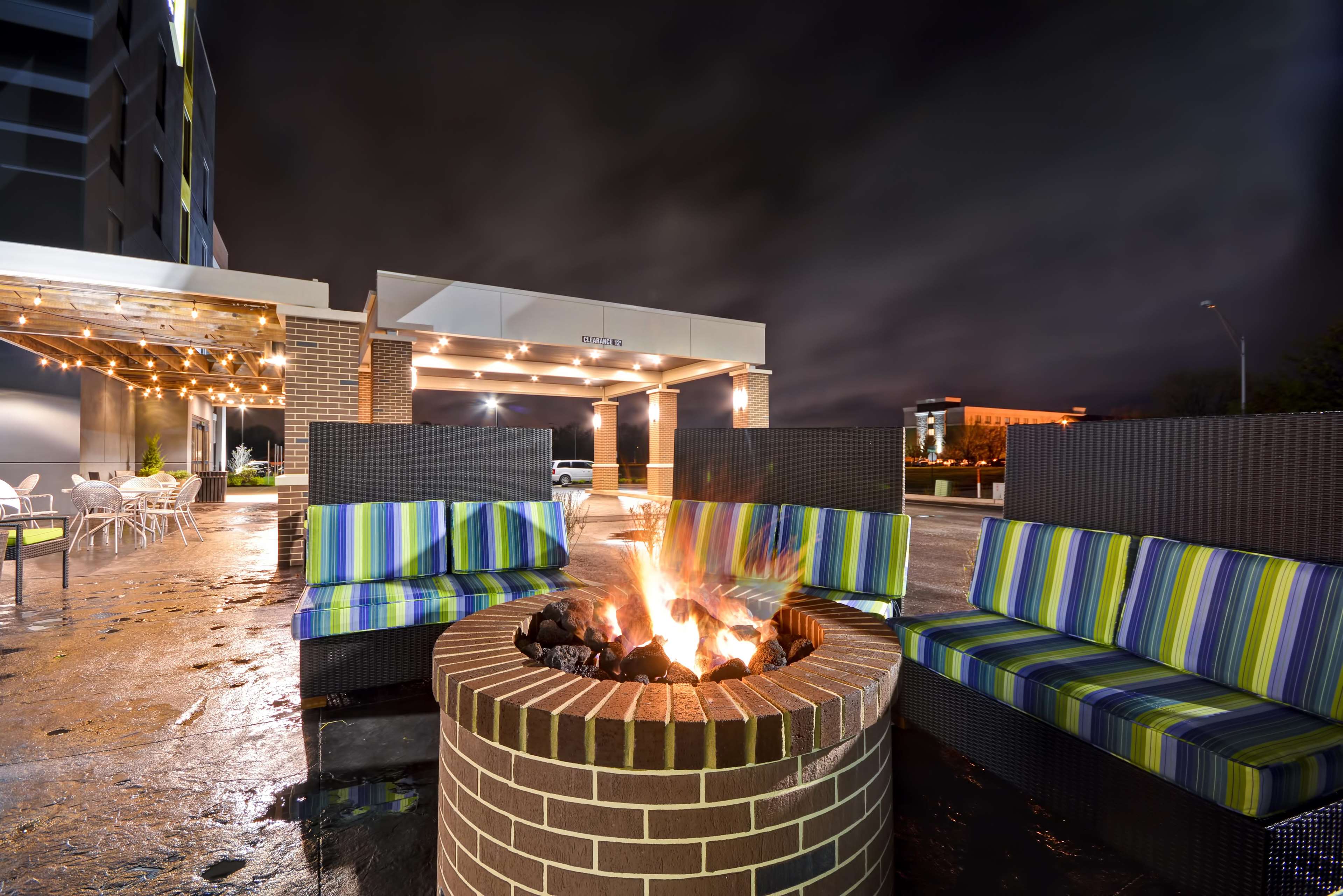 Home2 Suites By Hilton Evansville Photo