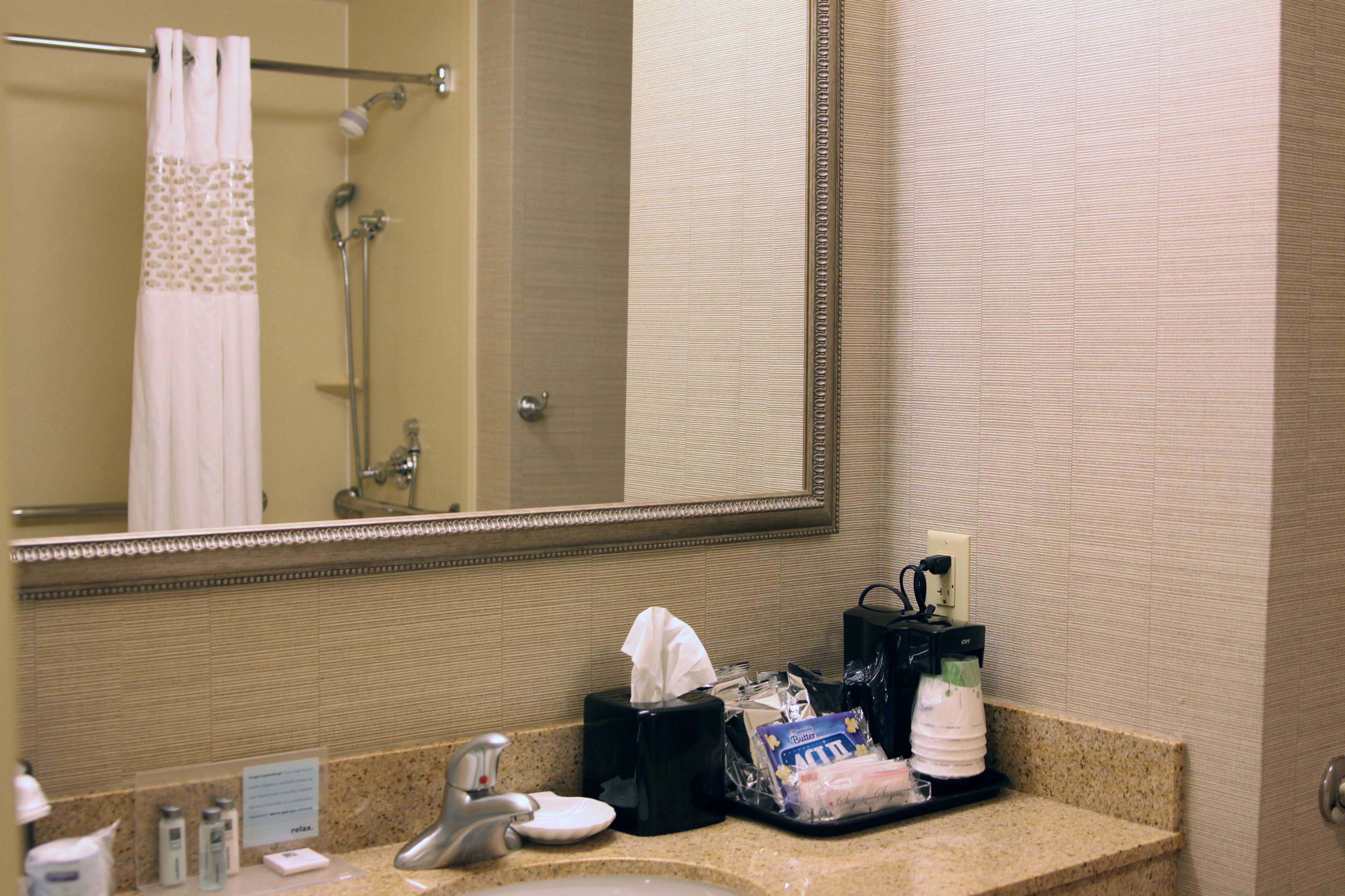 Guest room bath