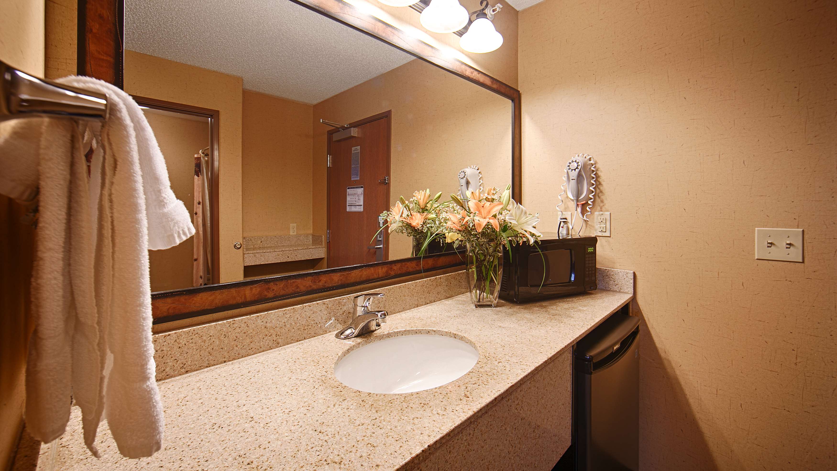 Best Western Plus Kelly Inn & Suites Photo