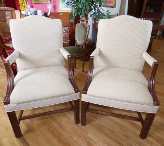 Marva's Place Furniture & Consignment Image