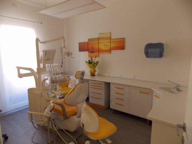 Images Dottoressa Emilia Infusino odontoiatra