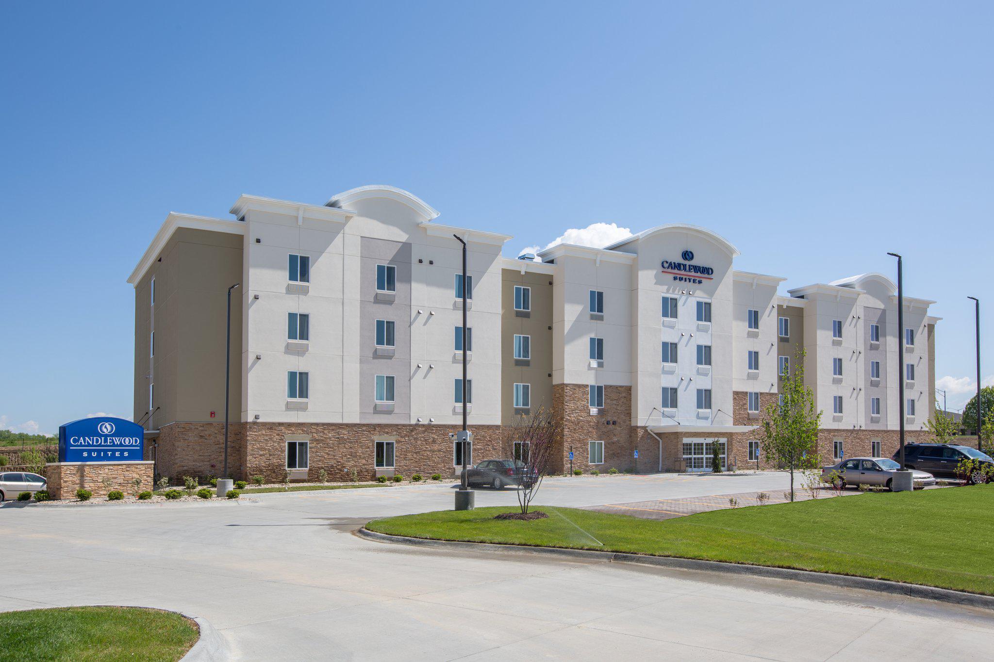 Candlewood Suites Omaha - Millard Area Photo