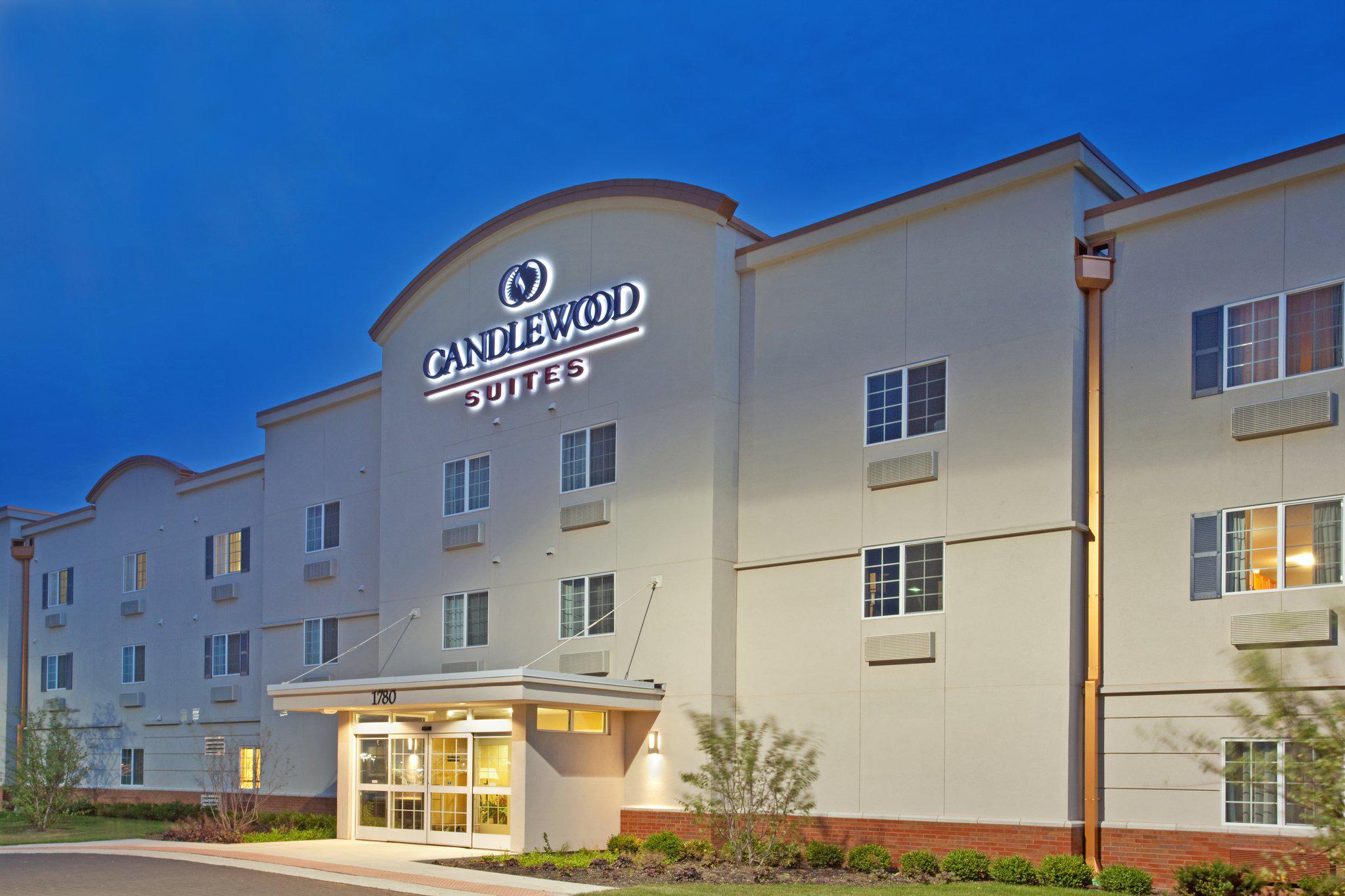 Candlewood Suites Elgin NW-Chicago Photo