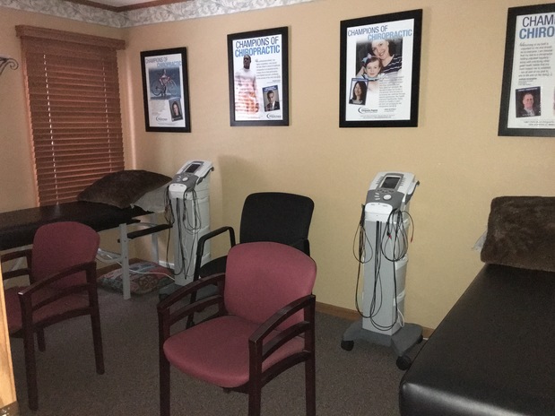 Images New Berlin-Evans Chiropractic & Pain Relief Laser Clinic