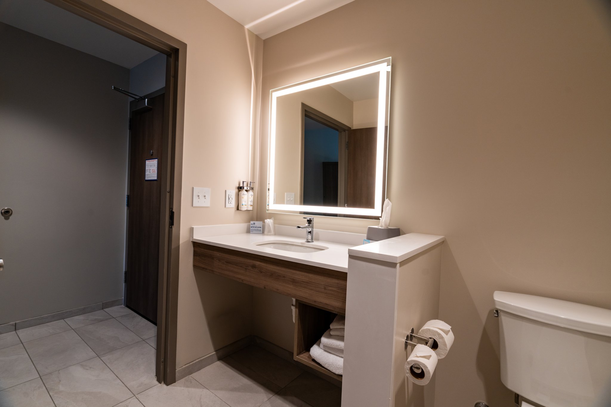Holiday Inn Express & Suites Murfreesboro West by IHG Image