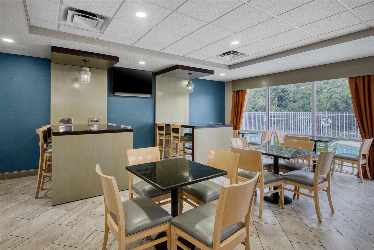 Best Western Waldo Inn & Suites Image