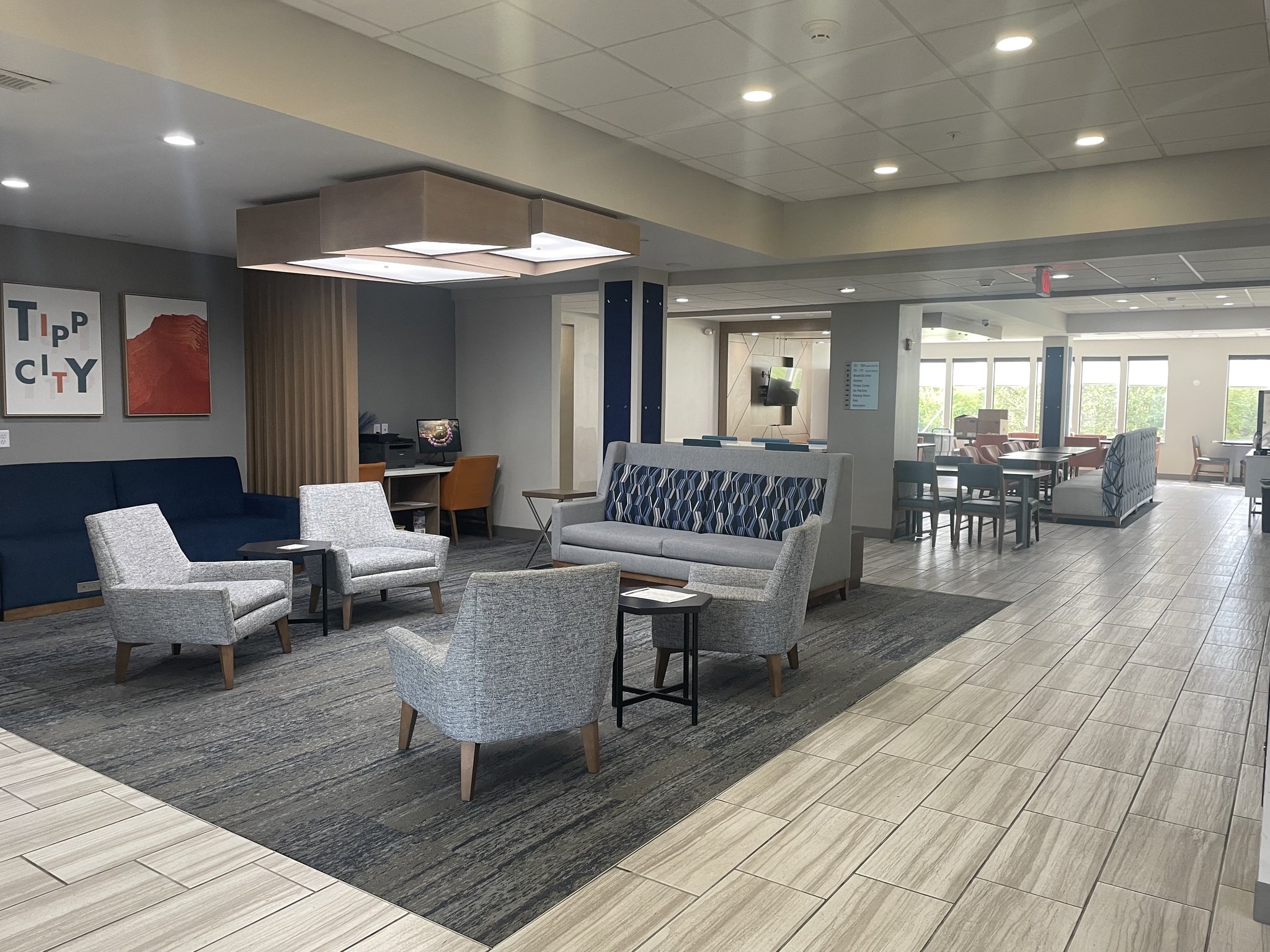 Holiday Inn Express & Suites Dayton North - Tipp City by IHG Image