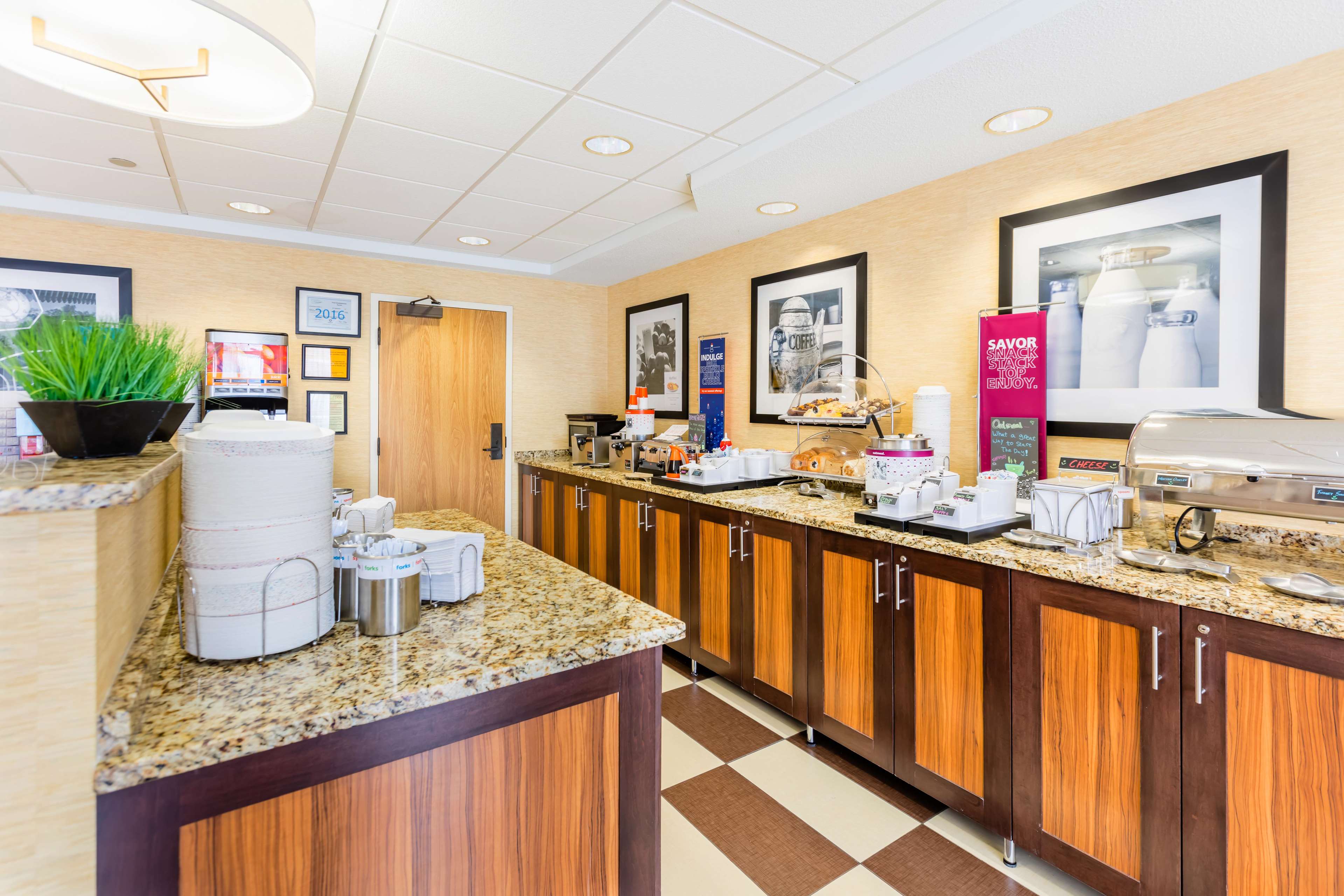 Hampton Inn St. Louis/St. Charles Photo