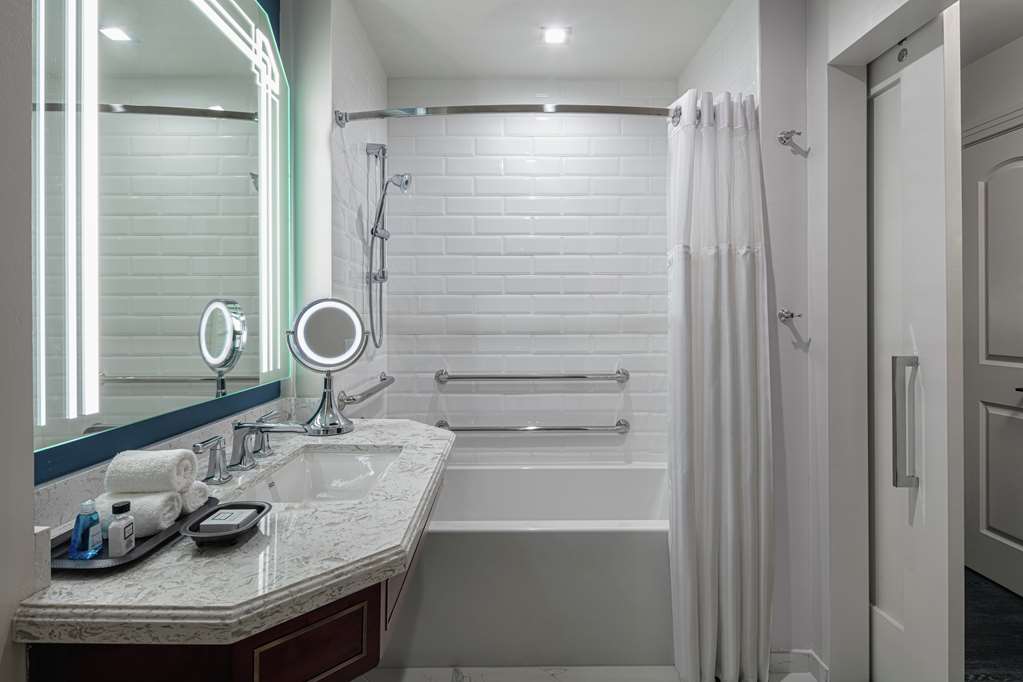 The Higgins Hotel New Orleans, Curio Collection by Hilton Image