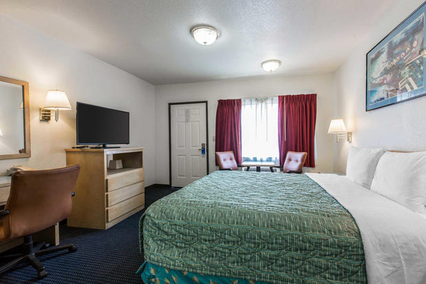 Images Rodeway Inn Beaumont I-10