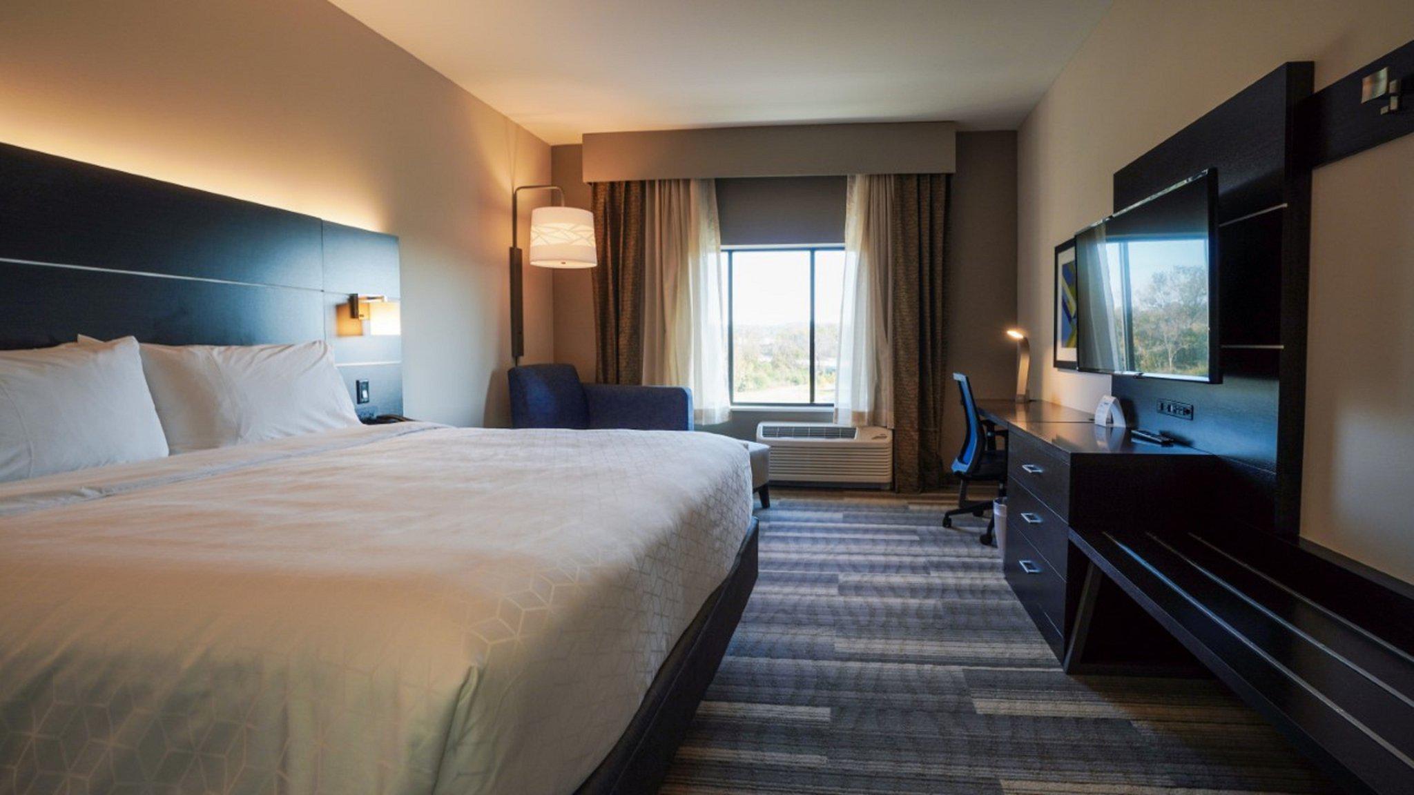 Holiday Inn Express & Suites Nashville - Franklin Photo