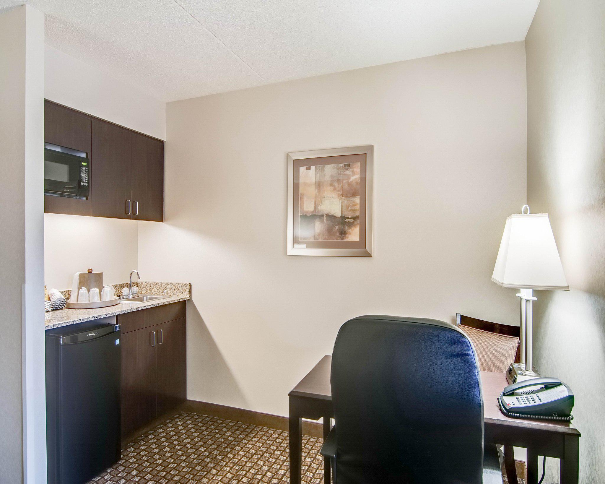 Holiday Inn Express & Suites Blacksburg - University Area Photo