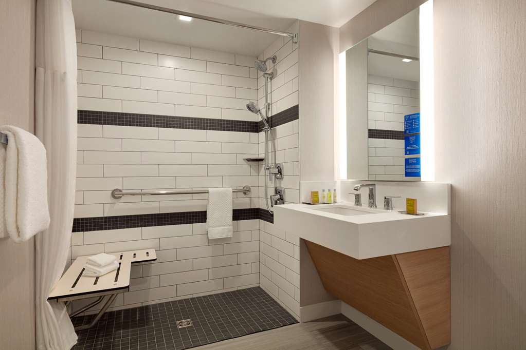 DoubleTree by Hilton Canton Downtown Image