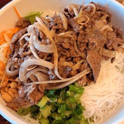 B9- Vermicelli with Stir-Fry Lemongrass Beef