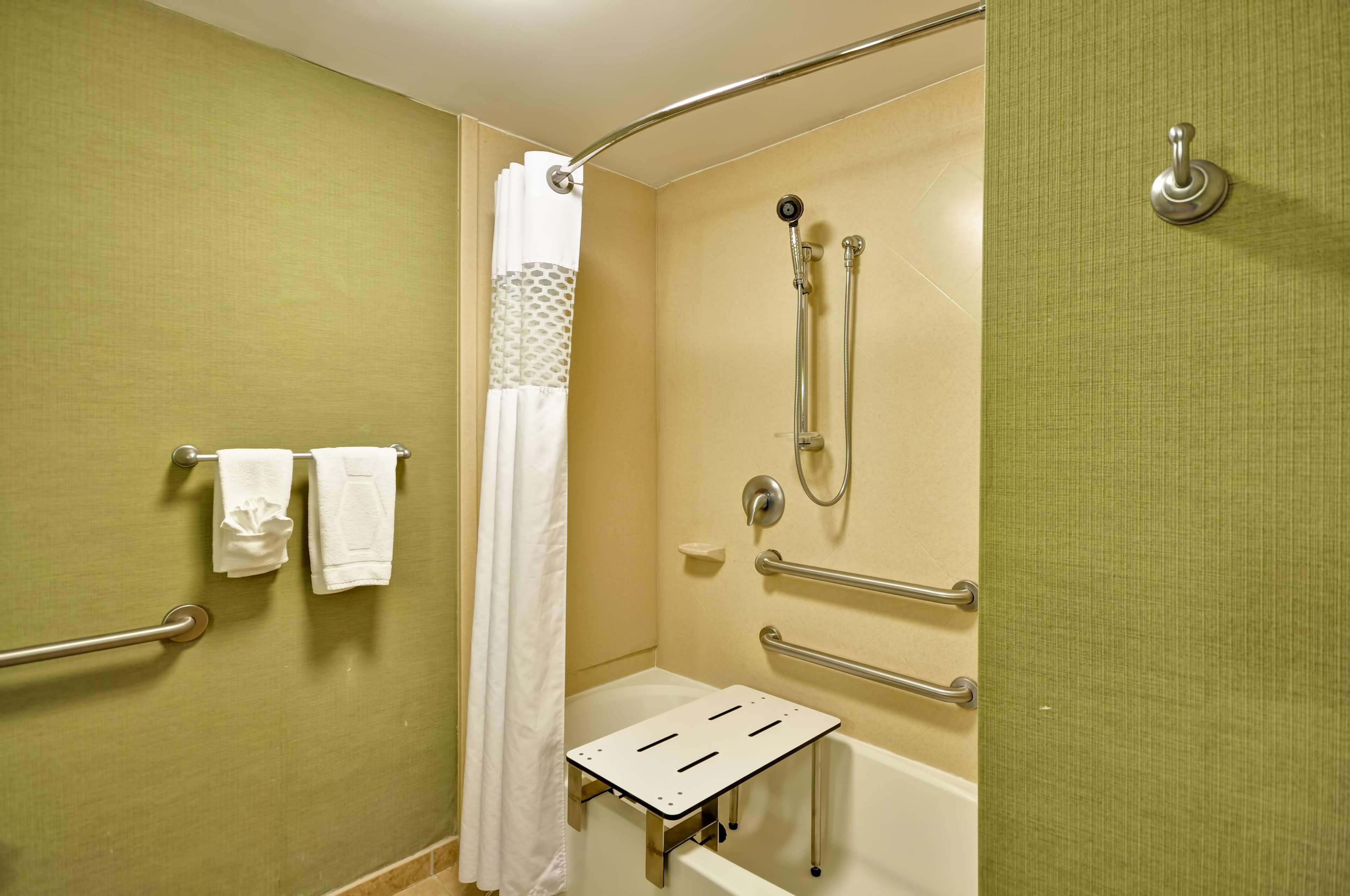 Hampton Inn Kansas City-Airport Photo