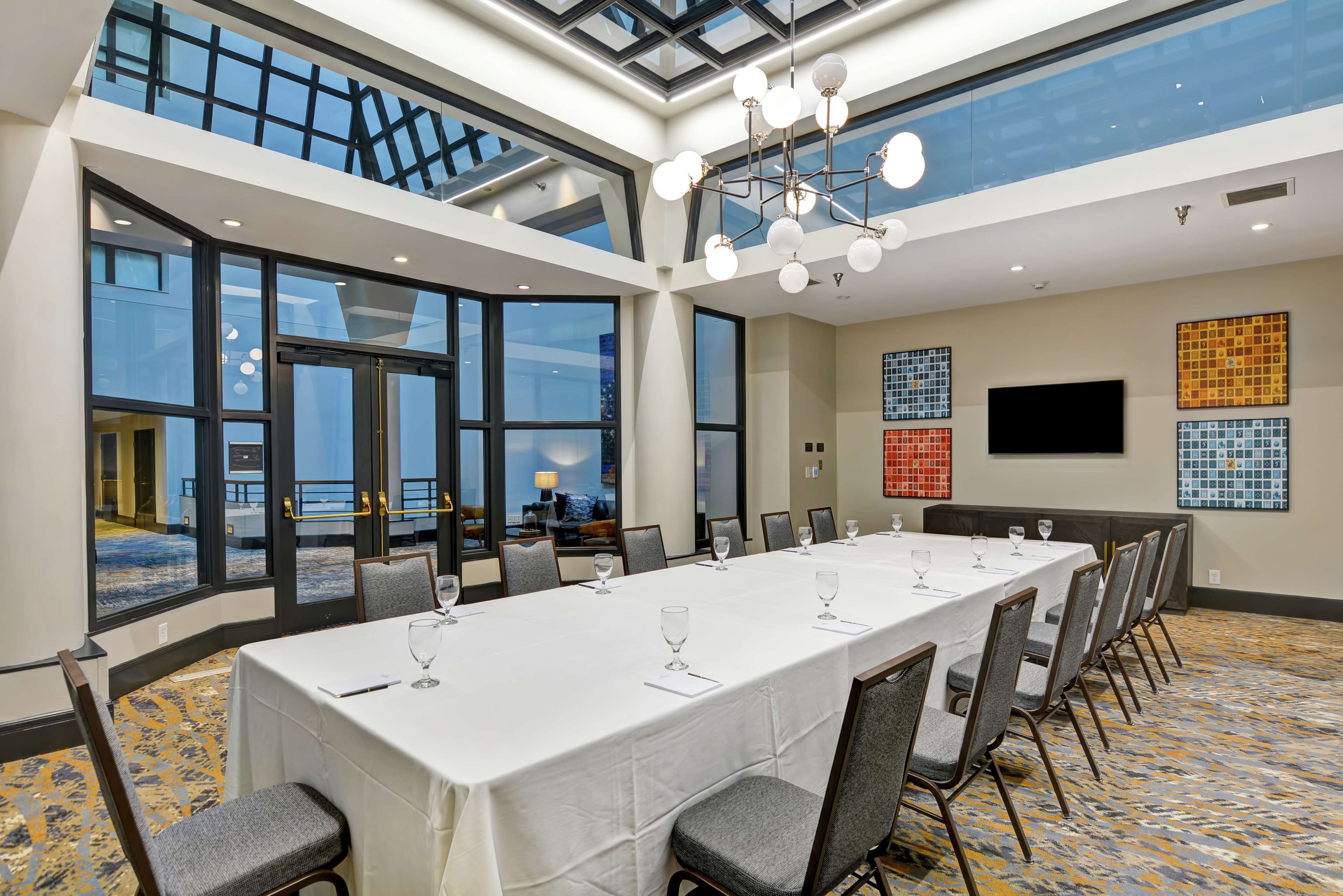 The Cincinnatian Hotel, Curio Collection by Hilton Photo