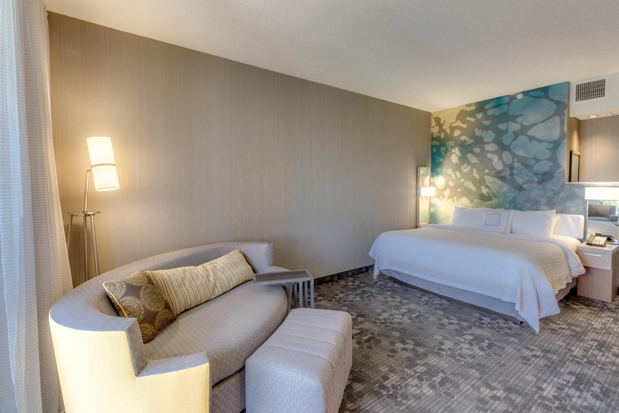 Courtyard by Marriott St. Petersburg Clearwater/Madeira Beach Photo