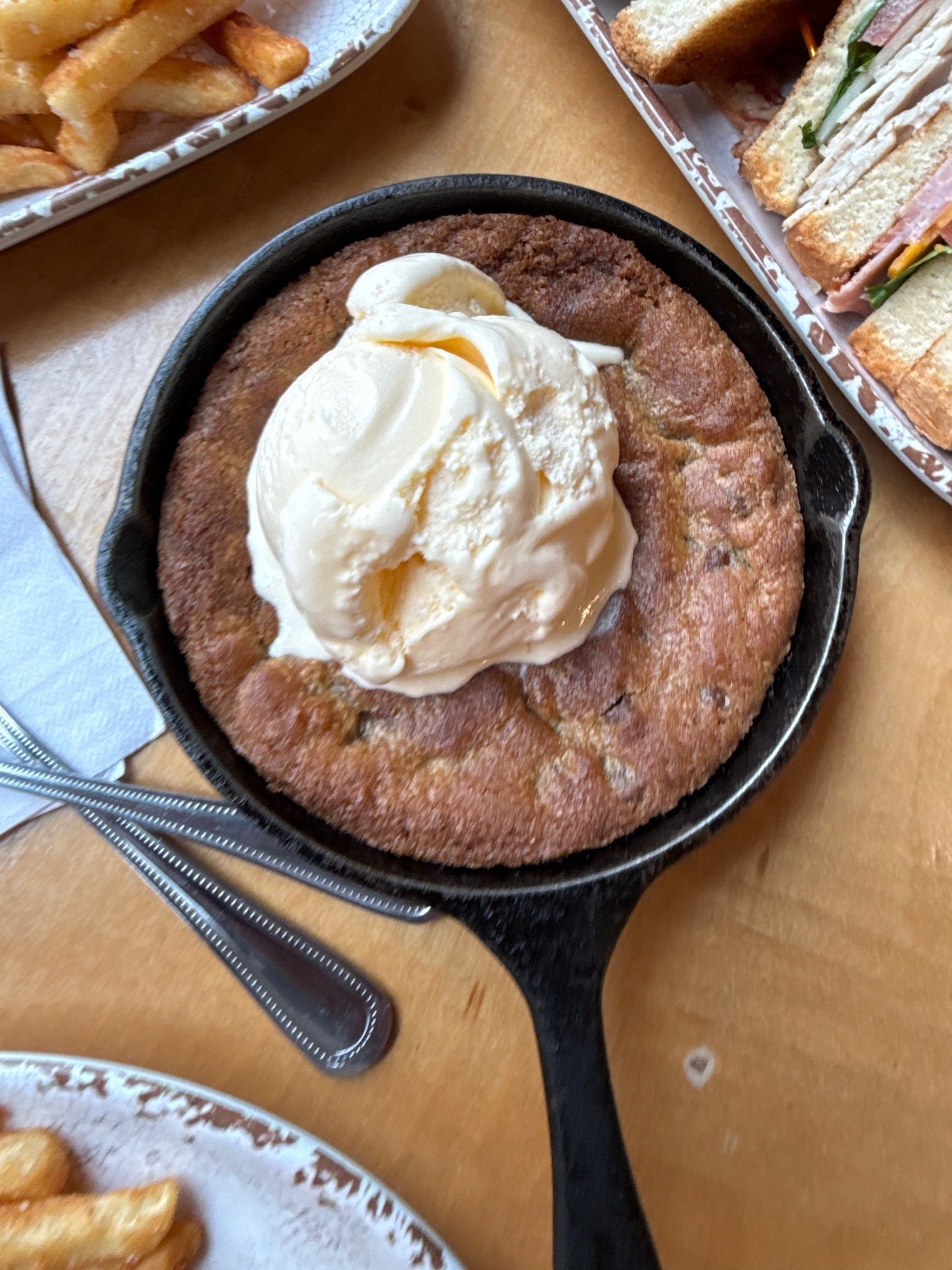 CHOCOLATE CHIP COOKIE