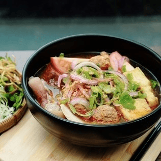 Ws1. Hue Style Spicy Noodles Soup