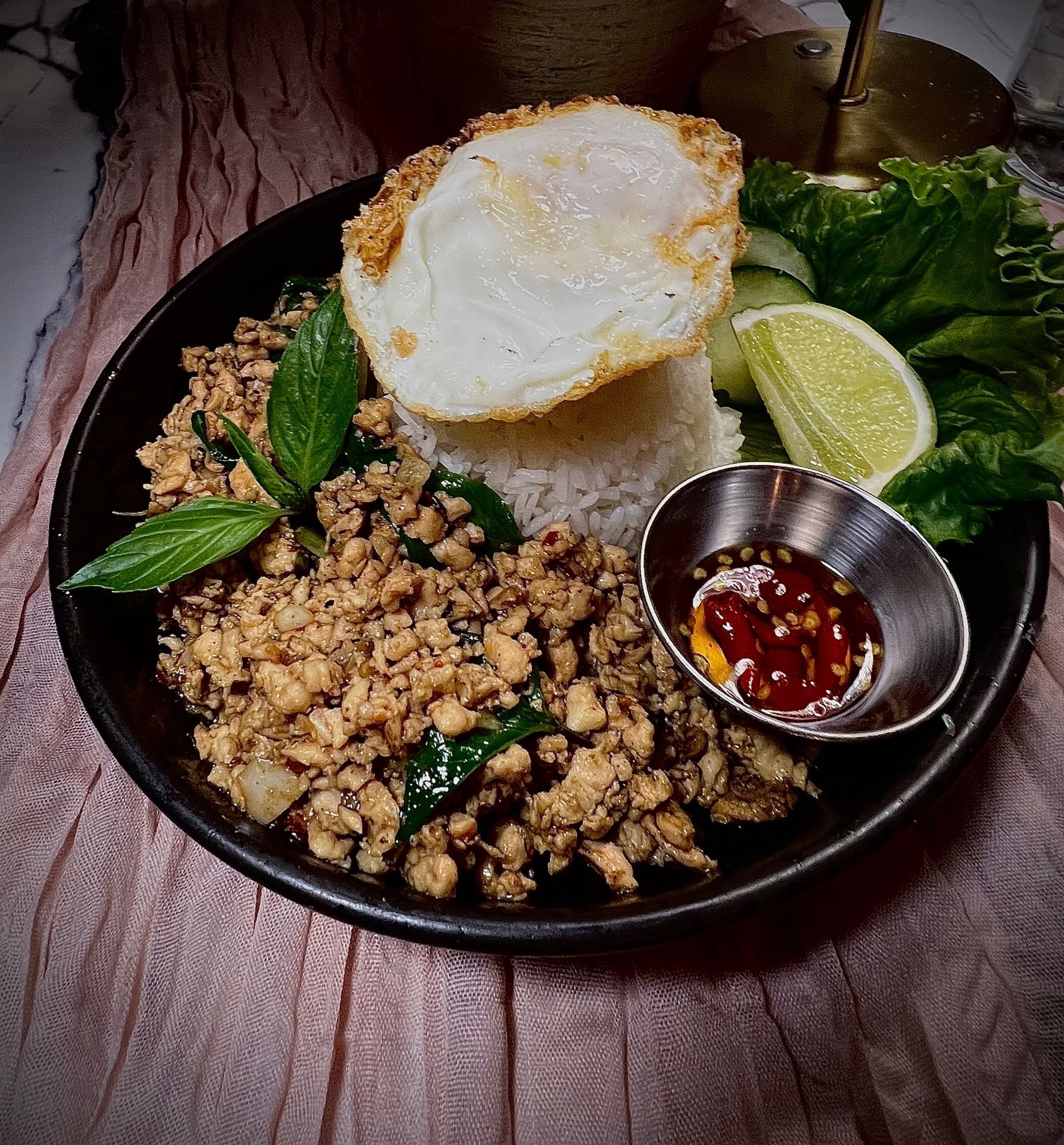 Basil Mince Chicken 𐦖 Over Rice with Fried Egg 🌶🌶🌶 ข้าวราด กระเพราไก่สับ ไข่ดาว