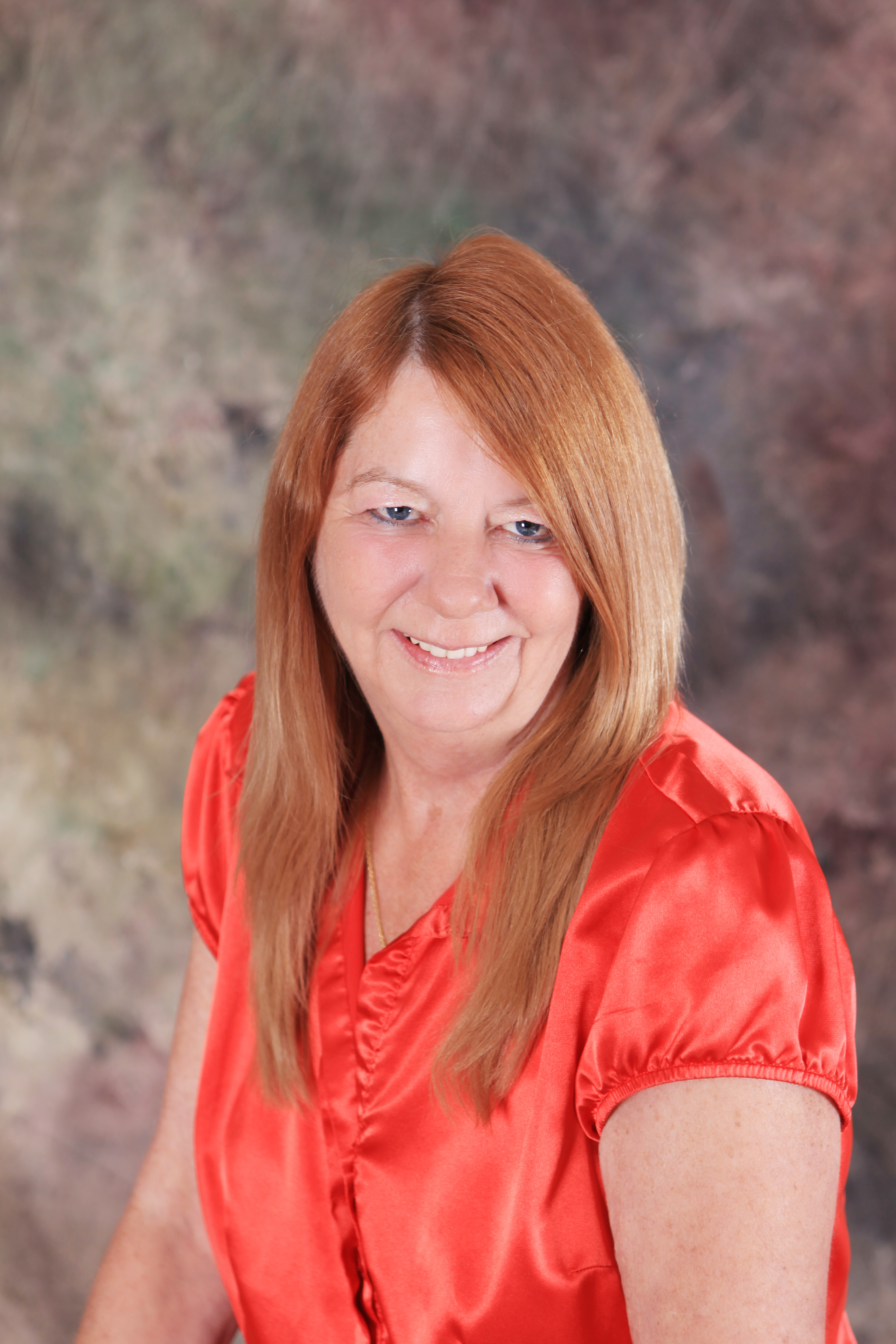 Holly Levasseur - Real Estate Agent Logo