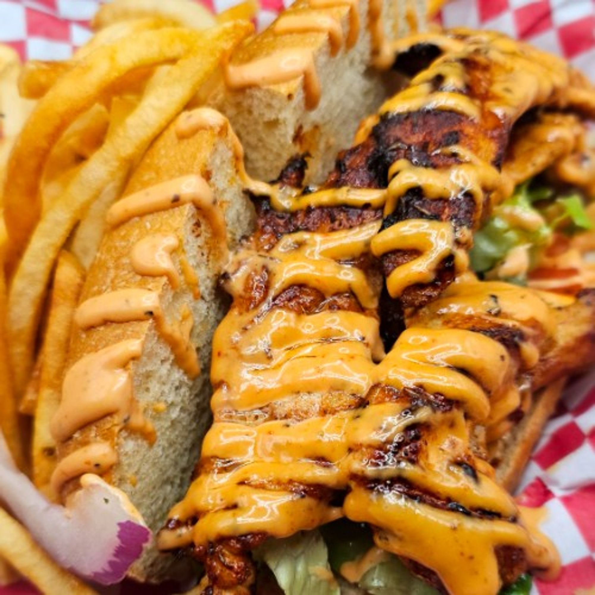 Fried or Blackened Chicken Po'boy