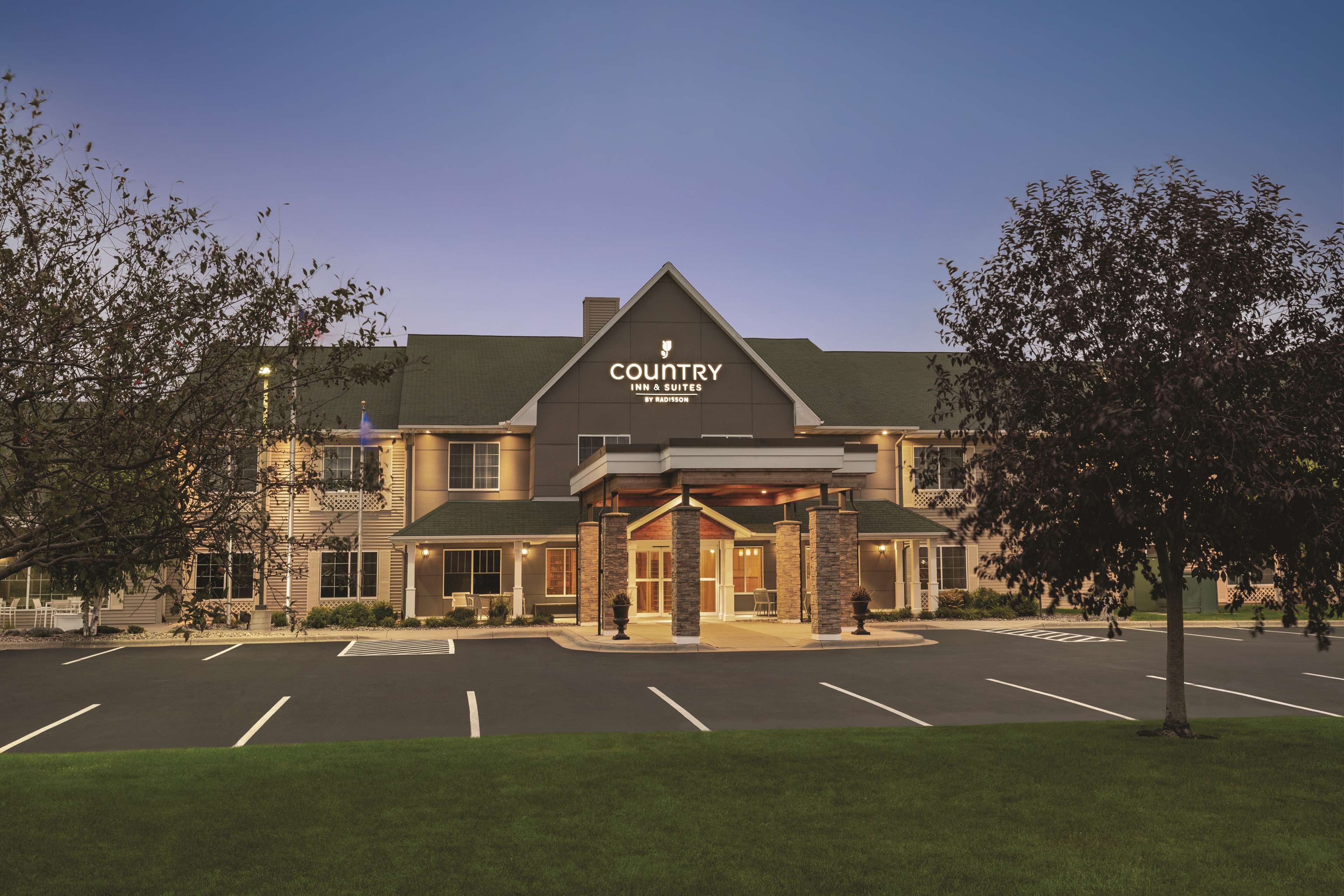 Country Inn & Suites by Radisson, Willmar, MN Photo