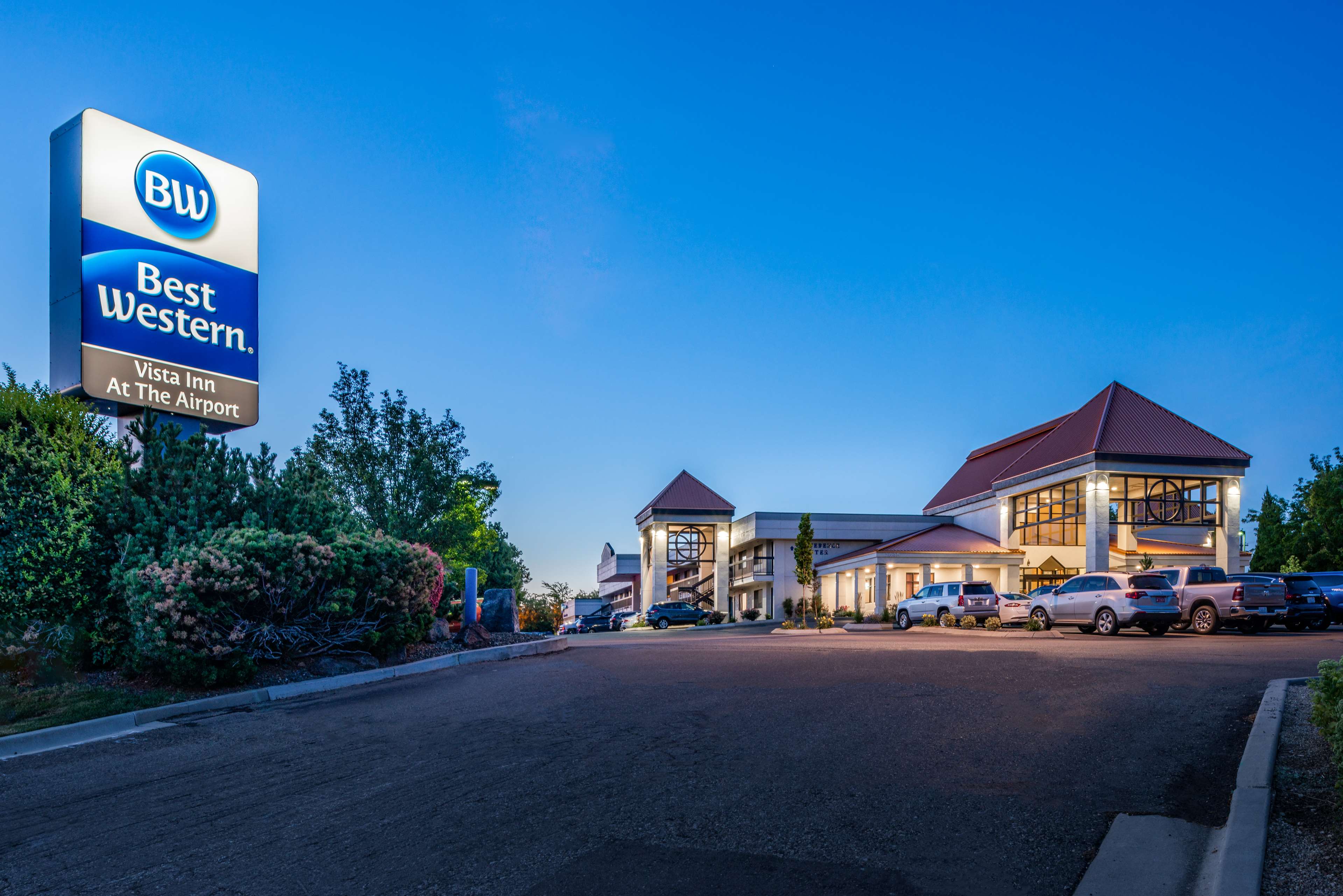 Best Western Vista Inn at the Airport Photo