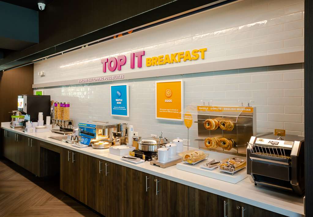 Tru by Hilton Pflugerville Image