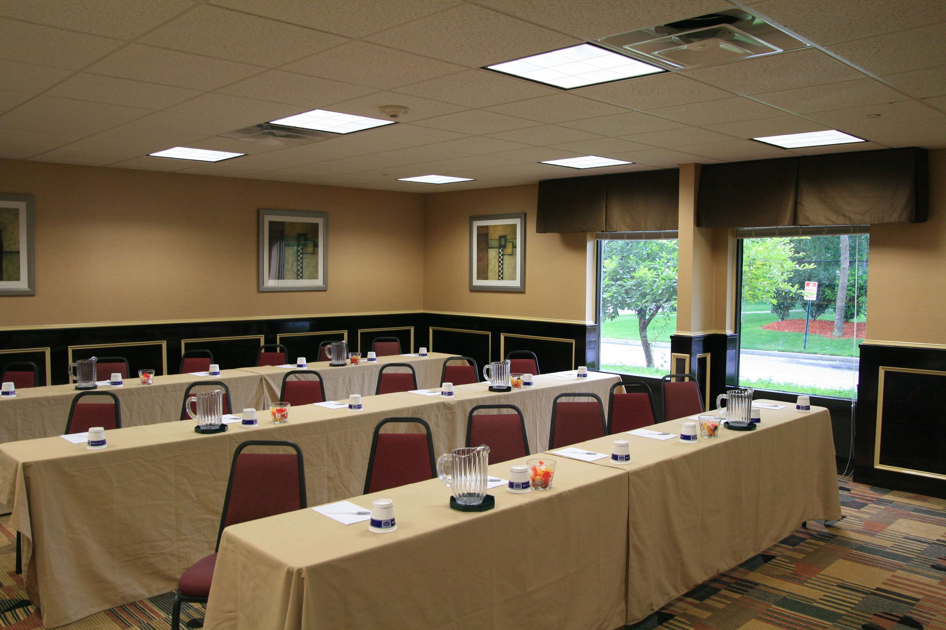 Hampton Inn Long Island/Commack Photo