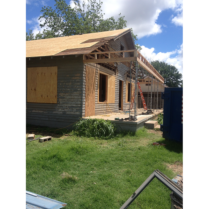 Davi's Professional Tile Installers Logo