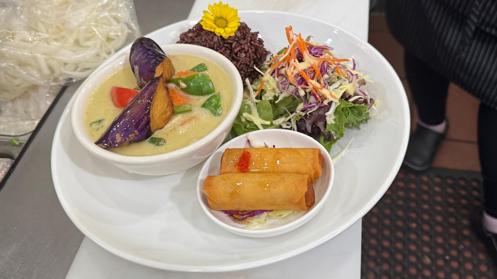 (L) Green Curry & Rice