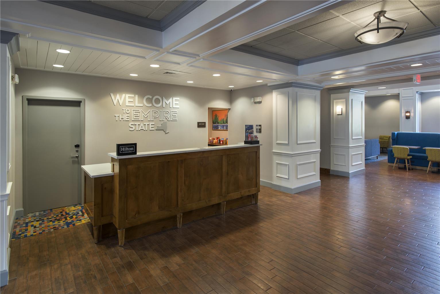 Hampton Inn & Suites New Hartford Image