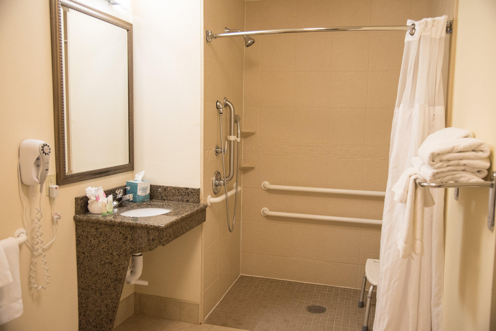 Staybridge Suites Fort Wayne Photo