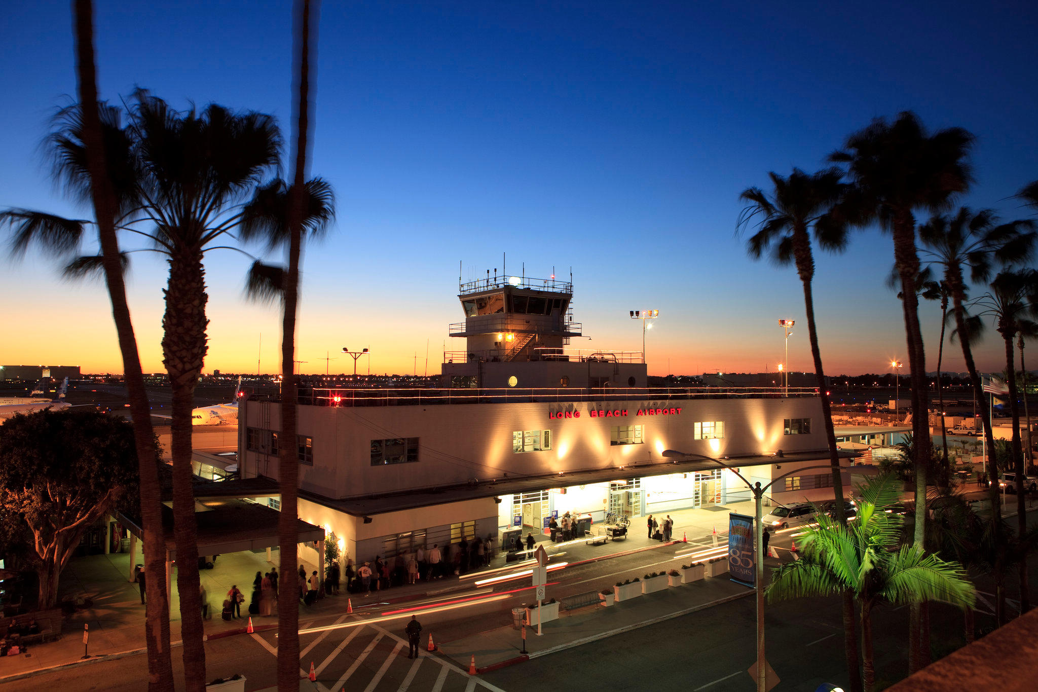 Holiday Inn Long Beach Airport Photo