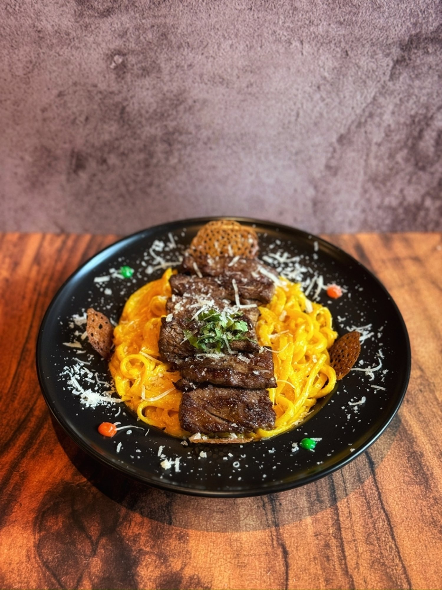 Tallarín a la Huancaína Beef