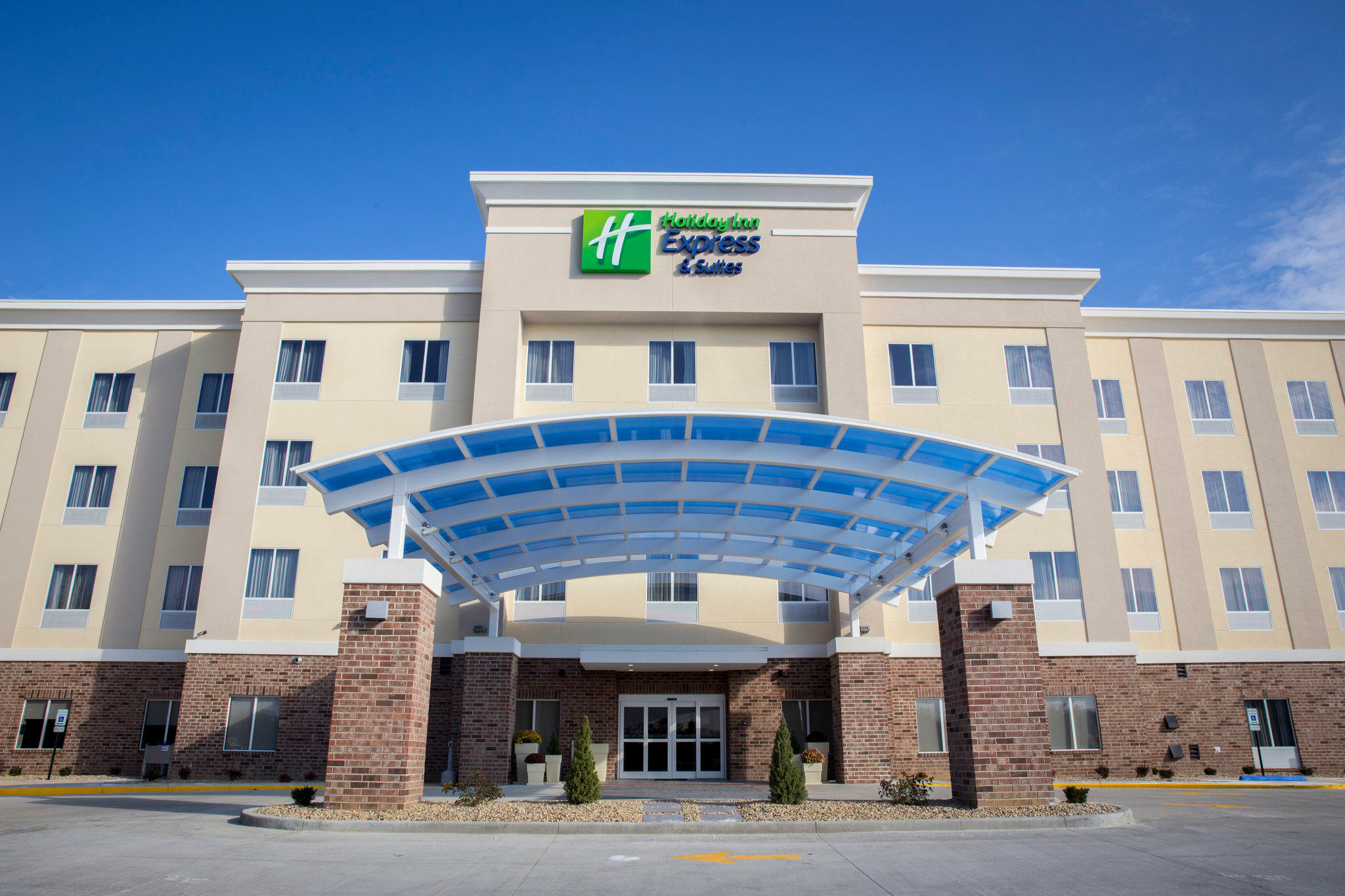 Holiday Inn Express & Suites Edwardsville Photo